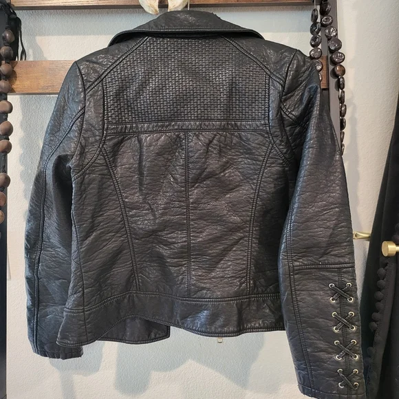 Woman's Guess Jaket, leather, gold zipper, punk, grunge - Picture 7 of 9